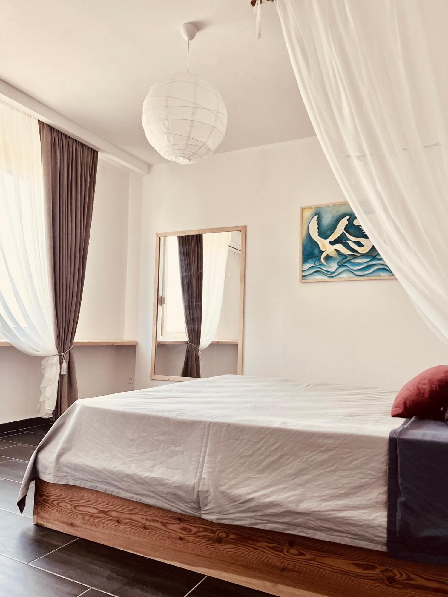 Family Tree - Quiet Area - Self Check In Aparthotel Golem  Exterior foto
